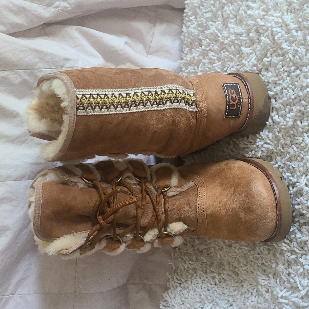 Ugg boots Eva Lace s/n 3210